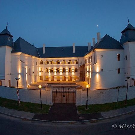 Egervari Varkastely Экстерьер фото